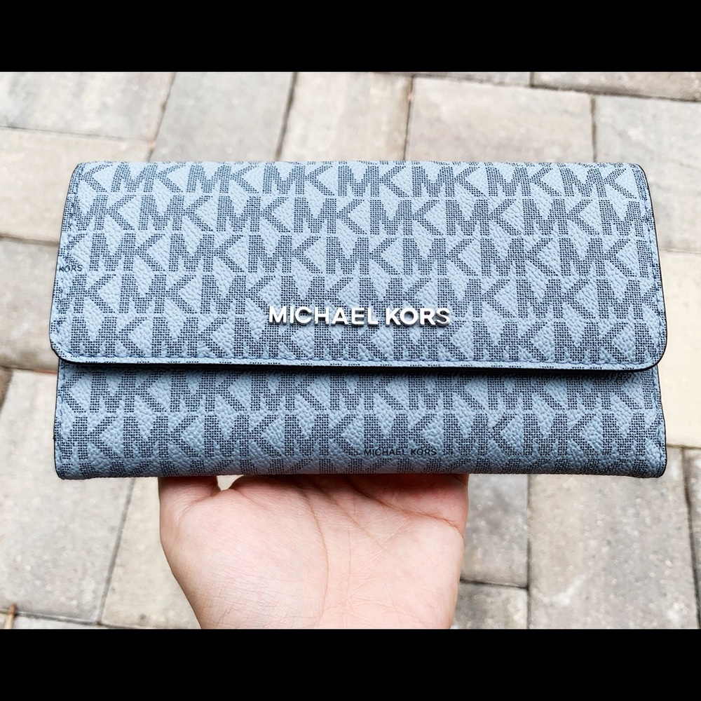 ‼️SALE‼️👜💕Michael Kors Backpack & Wallet SET - Picture 6 of 8